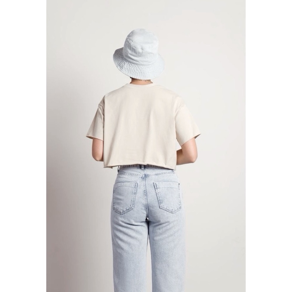 Gildan | VTG Arizona Embroidered Destination Crewneck Short Sleeve Cropped Tee